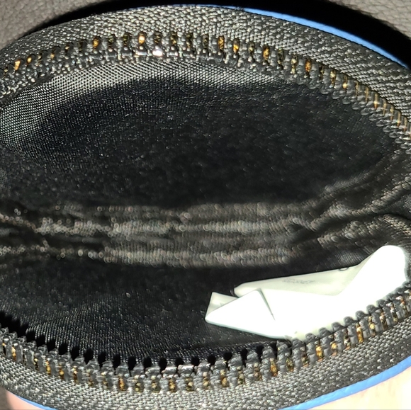 DISNEY MICKEY MOUSE AROUND COIN PURSE MINI BAG POUCH MEASURES APPROXIMATELY 4 I - Picture 5 of 5